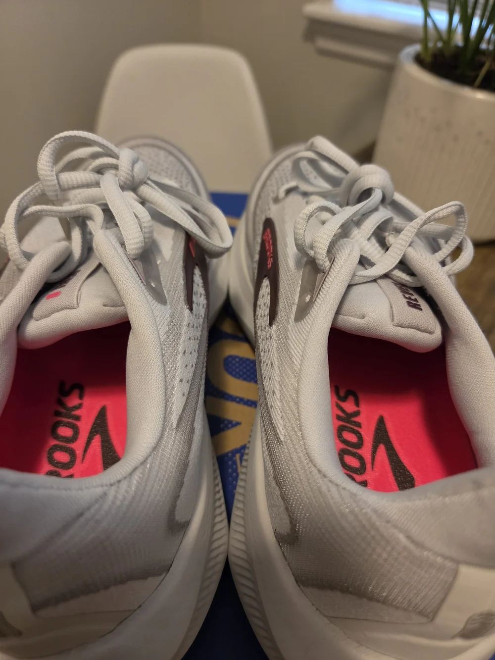 Brooks Women’s Revel 9 Sneakers Size 9.5